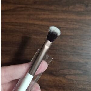 Firma Beauty Tall Blender Brush 201